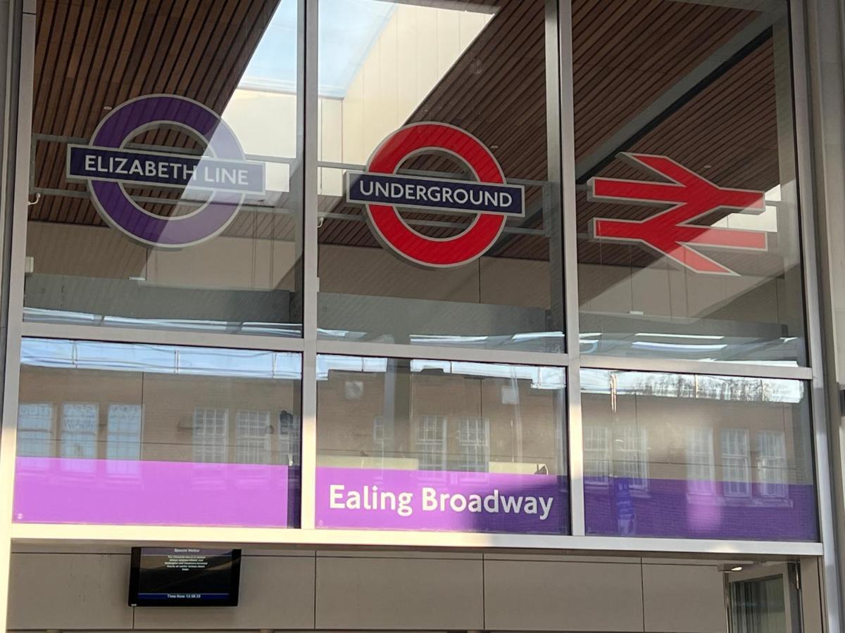 Mia Residence - Entire Studio Apartment - City View - London - Next To Ealing Broadway Station Exteriör bild