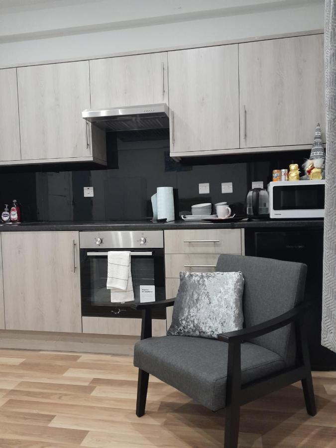 Mia Residence - Entire Studio Apartment - City View - London - Next To Ealing Broadway Station Exteriör bild